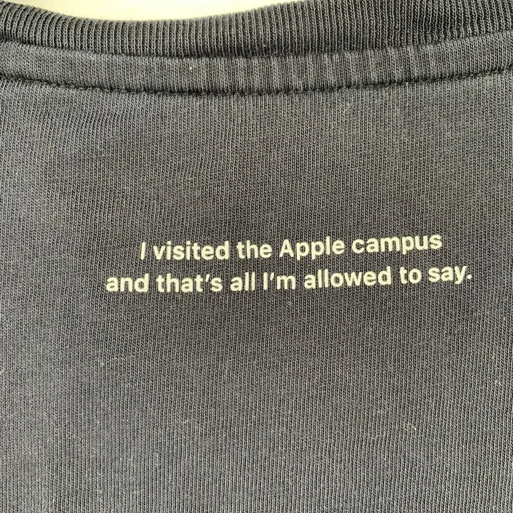 Apple Campus Zippered Mouth Emoji Black TShirt SZ L Rare Employees Only Collect‎ - Picture 4 of 10